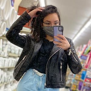 Meet your Posher, Kenia